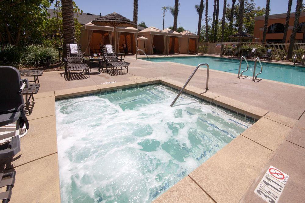 Delta Hotels By Marriott Anaheim Garden Grove Exterior photo