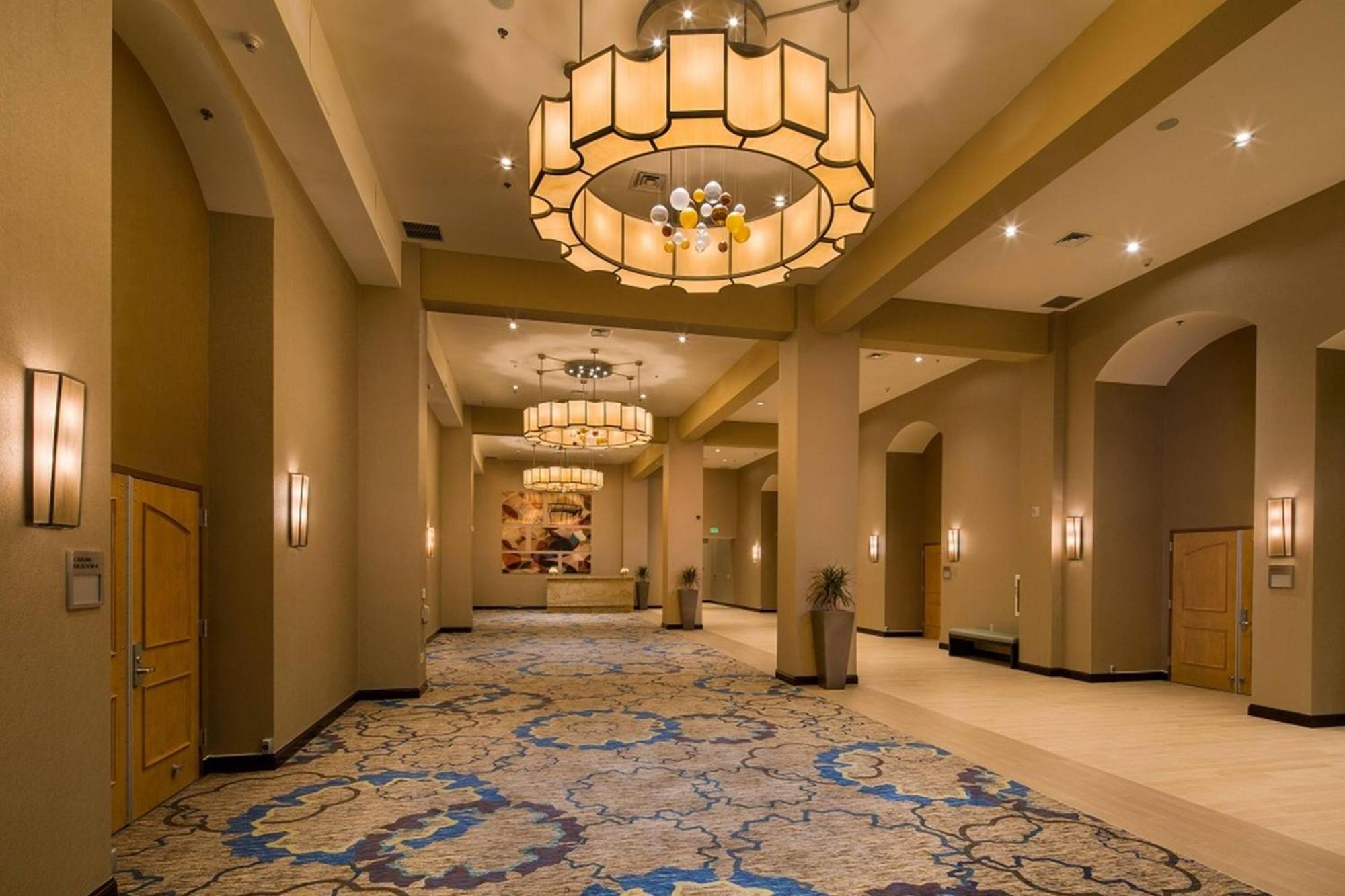 Delta Hotels By Marriott Anaheim Garden Grove Exterior photo