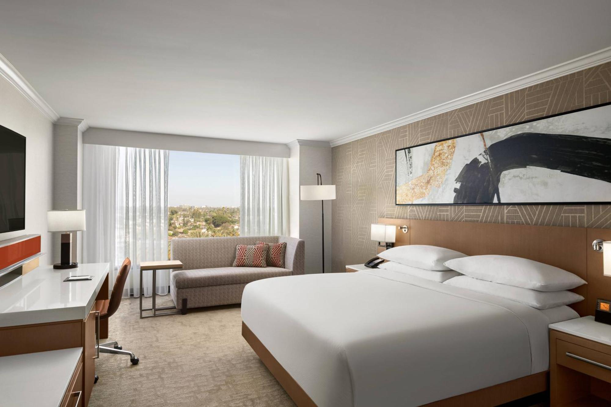 Delta Hotels By Marriott Anaheim Garden Grove Exterior photo